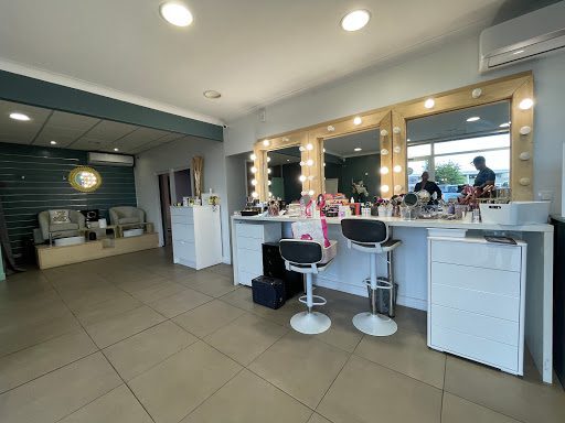 Image De Make Up Box Salon De Beauté Baie-Mahault